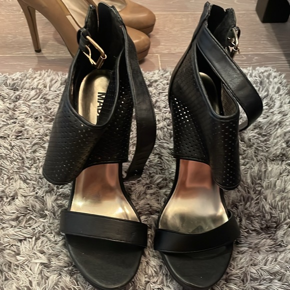 Black Heels, worn once, size 7 - Picture 2 of 5